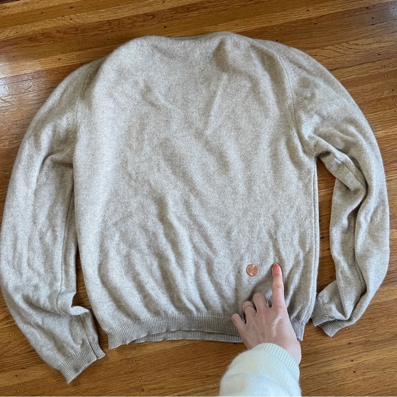 Buttery Soft Barneys Cashmere Sweater - Picture 7 of 8